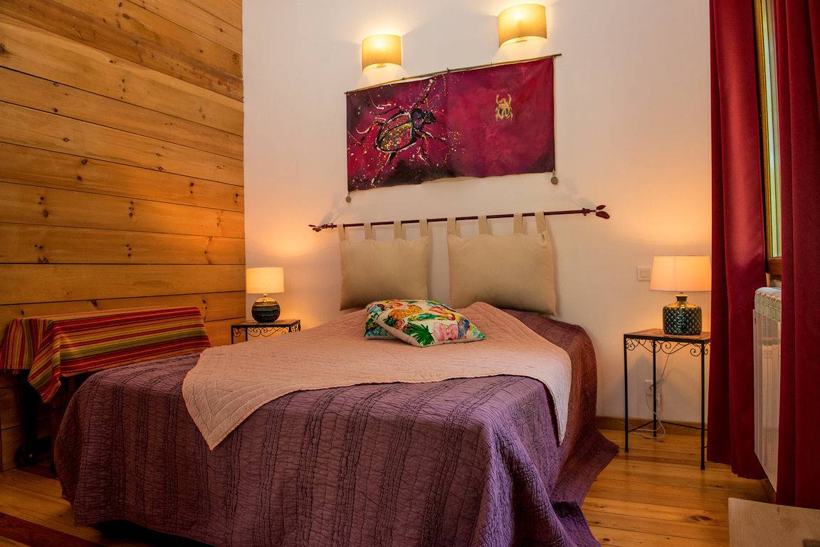 Chalet Les Fées - Bois Cailloux avec Spa in Saint-Remèze, Privas