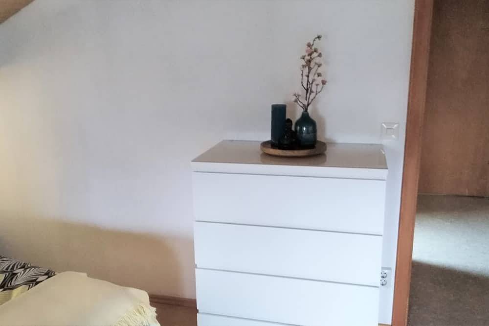 Ganze Wohnung, Ferienwohnung Landurlaub 45 qm, Dachgeschoss, Westbalkon in Bad Feilnbach, Bayerische Alpen