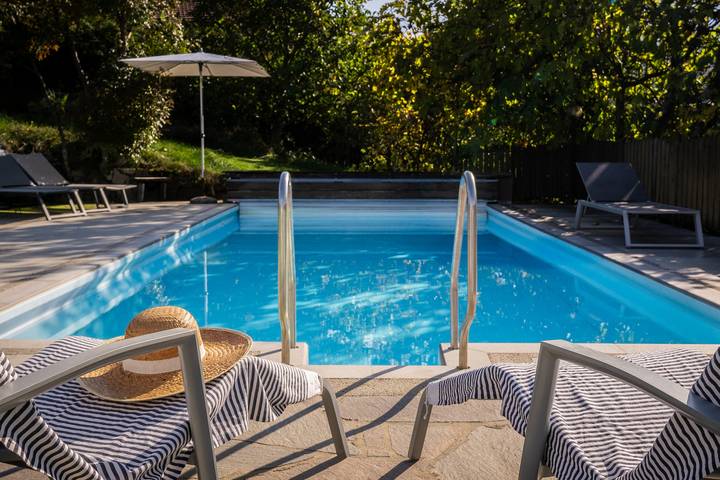 Ferienwohnung für 2 Personen, mit Pool und Balkon sowie Garten in Südtirol