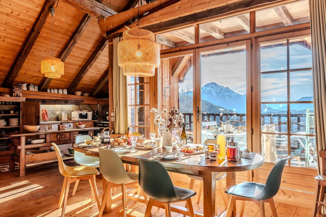 Slow Chalet de l'Ourse - Charming old chalet, stunning view, sauna, pets ok in Serraval, Annecy region