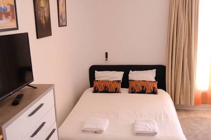 Apartamento entero, Studio cabine avec balcon ensoleillé pour 6 personnes en hyper-centre in Font-Romeu-Odeillo-Via, Parque Natural Regional de los Pirineos Catalanes