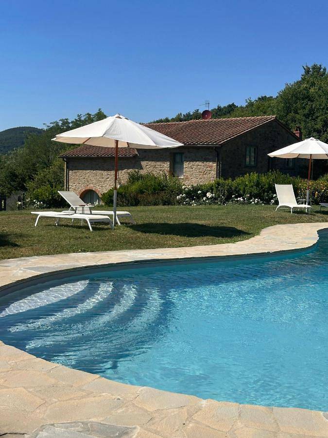 Appartamento per 2 persone, con giardino e piscina nonché terrazza in Londa