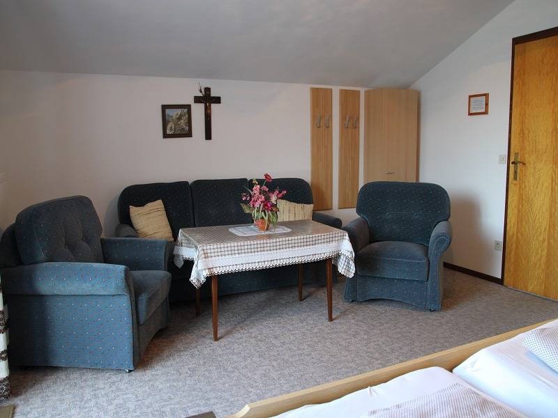 Ganze Ferienwohnung, Haus Lentner - Ferienwohnung 3, 1-2 Personen, 48 qm, Wohn-Schlafzimmer, Balkon in Staudach-Egerndach, Chiemsee