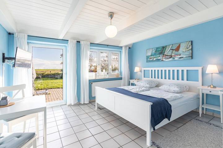 Ferienwohnung für 2 Personen, mit Terrasse und Garten sowie Ausblick in Husum