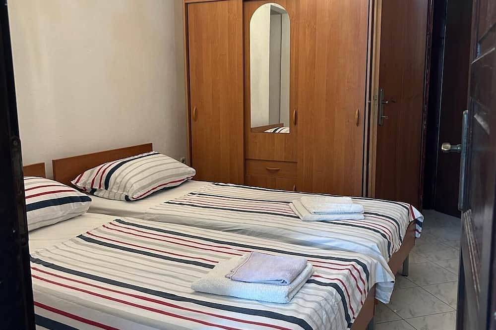 Ganze Wohnung, 2-Zimmer-Ferienwohnung mit Terrasse und Meerblick Bucht Donja Krušica, Solta in Solta