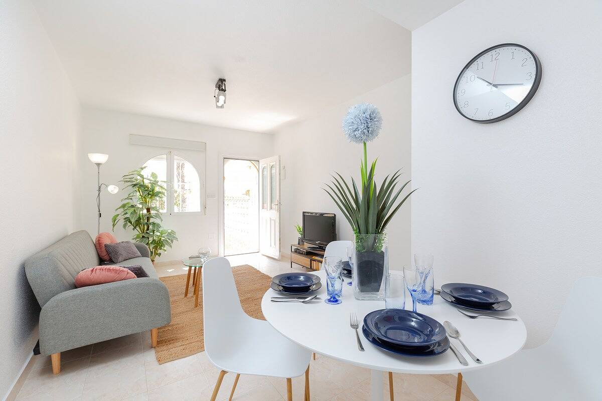 Bungalow para 4 personas con piscina in Los Balcones, Orihuela