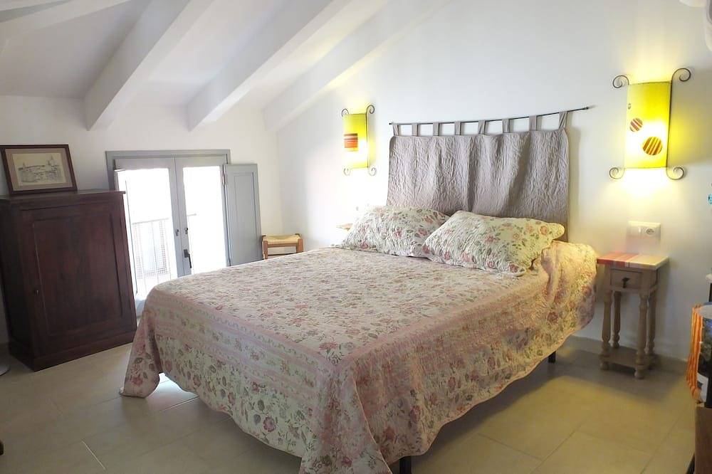 Appartement entier, Élégant appartement de 2 chambres au coeur de la vieille ville de Céret in Céret, Côte méditerranéenne (France)