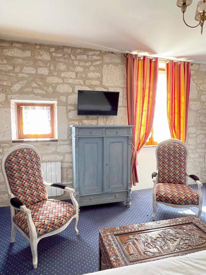 Gîte pour 2 personnes, avec jacuzzi dans Office De Tourisme De Chablis - 4