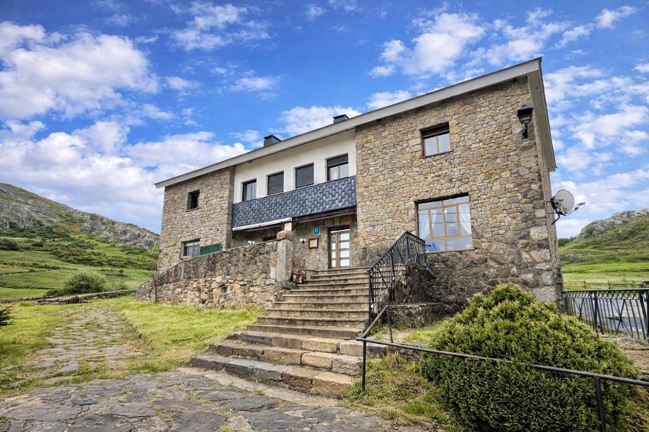 Coronel Somiedo by Unusual Hotels in Santa María del Puertu, Somiedo