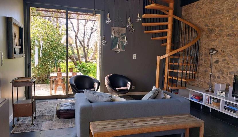 Location de vacances pour 4 personnes, avec Terrasse et Jardin ainsi que Piscine et Vue à Saint-André-sur-Sèvre - 3
