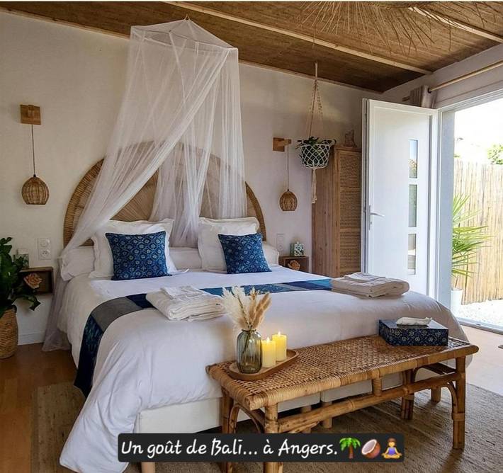 Maison d’hôte pour 2 personnes, avec piscine et vue ainsi que jardin et sauna à Angers