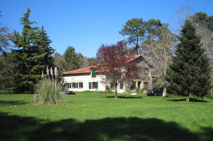 Gîte pour 4 personnes, avec Jardin et Piscine à Sos