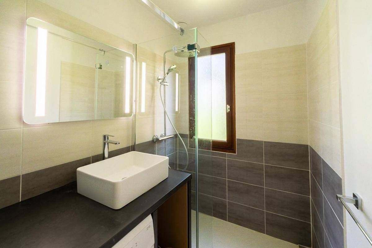 Three-Bedroom House in Guipry, Région de Redon