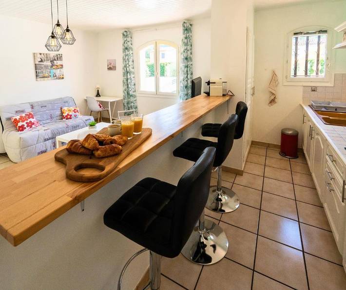 Gîte pour 4 personnes, avec jardin et piscine à Jouques - 4