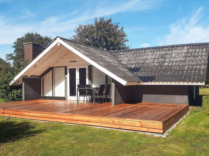 Ferienhaus für 6 Personen, mit Terrasse und Garten in Eskov Strandpark