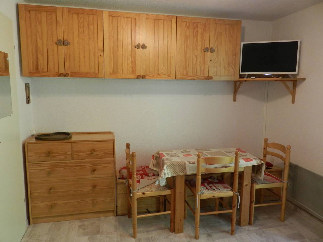 Appartement entier, Location 7 Laux - 5 pers, 24m², 400m pistes, balcon, ski aux pieds, parking gratuit in La Ferrière, Le Pleynet Les Sept Laux