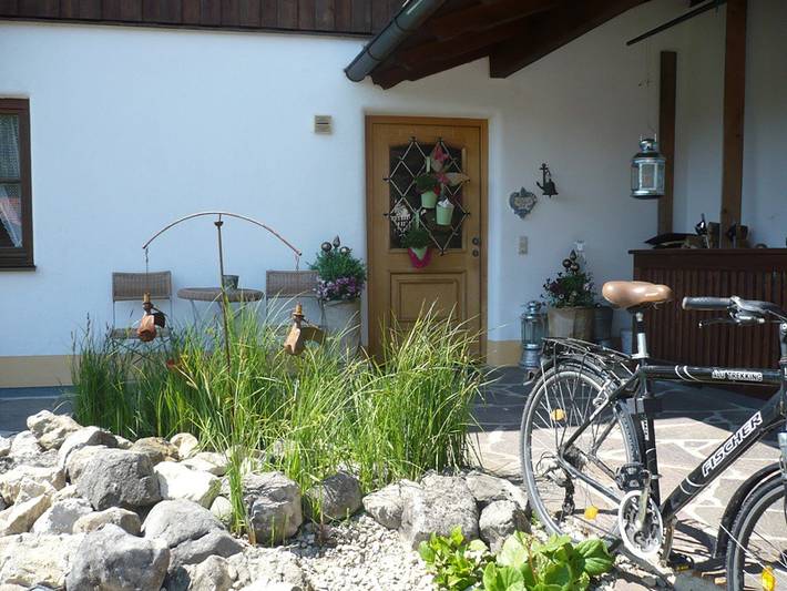 Ferienwohnung für 4 Personen, mit Balkon und Garten sowie Seeblick am Chiemsee - 3