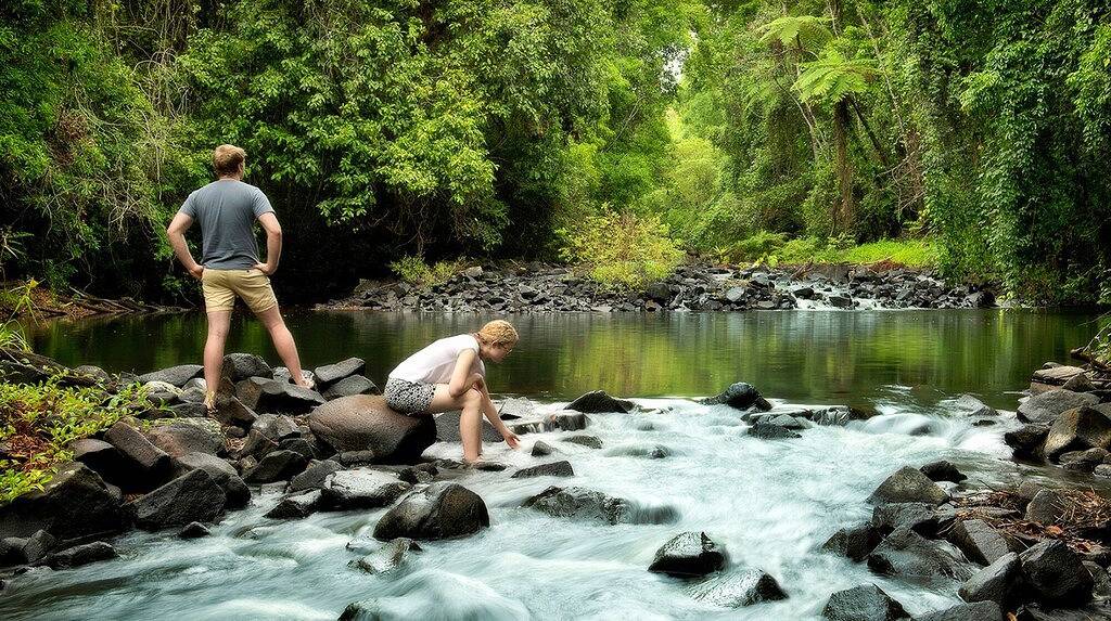 Sharlynn am Fluss in Far North Queensland