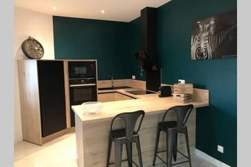 Gîte pour 2 personnes, avec vue et terrasse à Bourg