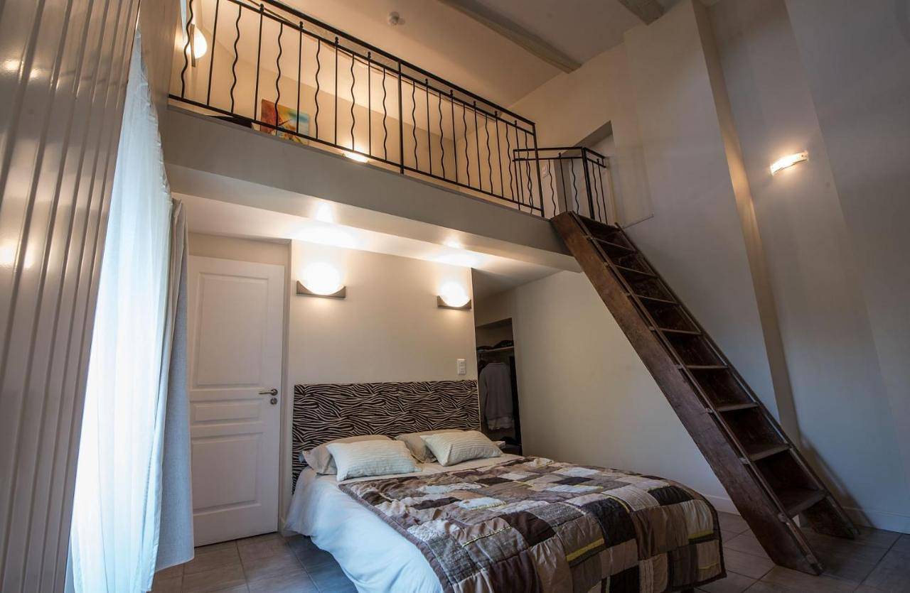 Altamica - Chambre Vitis in Cournon-d'Auvergne, Massif central