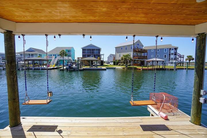 Vacation rental for 9 people, with terrace and yard in Topsail Island