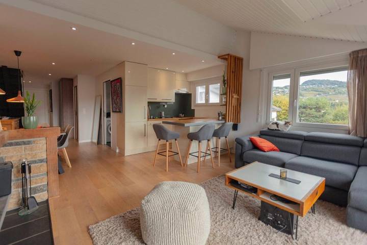 Gîte pour 4 personnes, avec balcon ainsi que vue et vue sur le lac à Lutry