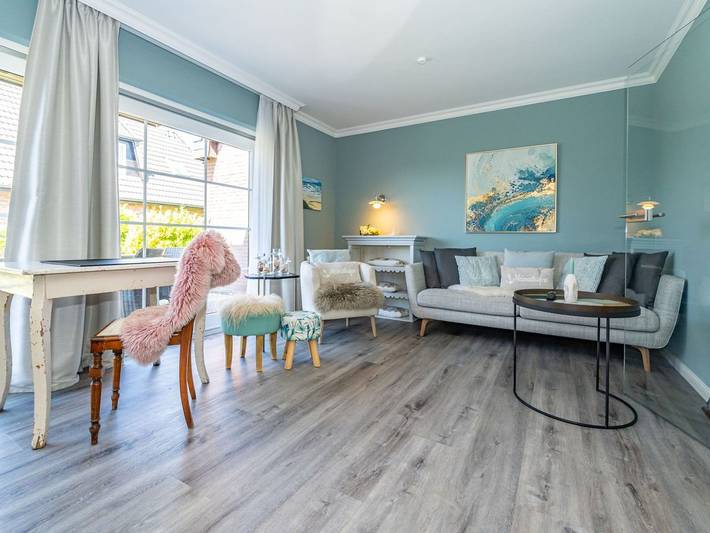 Ganze Ferienwohnung, Nis Puk - Ferienwohnung in Westerland für max. 3 Personen, mit Westterrasse und Parkplatz. in Westerland, Sylt (Gemeinde)