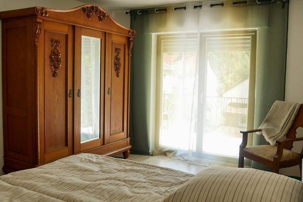 Ganze Wohnung, Großzügige Ferienwohnung am Rande des Pfälzer Waldes in Esthal, Saar-Nahe-Bergland