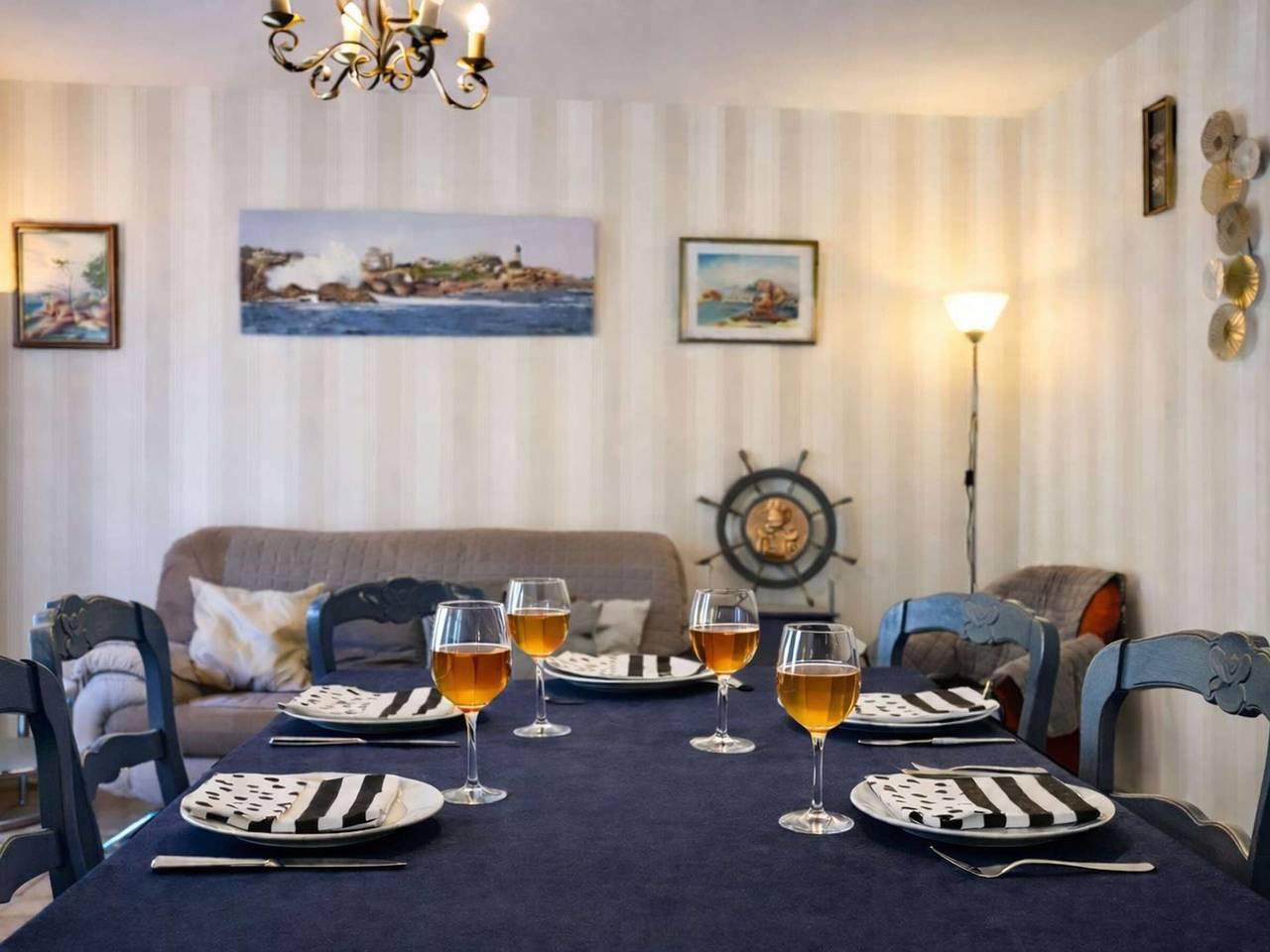 Maison 2** avec Jardin, Terrasse et Parking Privé à 800m de la Plage de Trestraou, Perros-Guirec in Perros-Guirec, Côte de Granit Rose