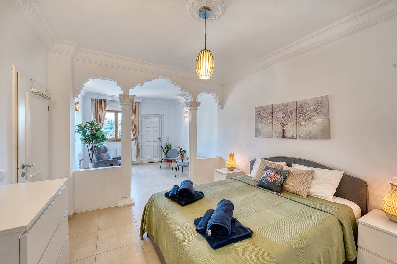 3077 Luxury Villa with Pool and Views in Elviria, in Marbella Oost, Marbella