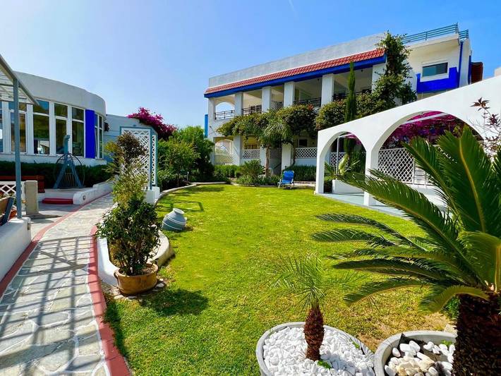 Ferienhaus für 4 Personen, mit Balkon und Terrasse sowie Garten und Ausblick in Afantou
