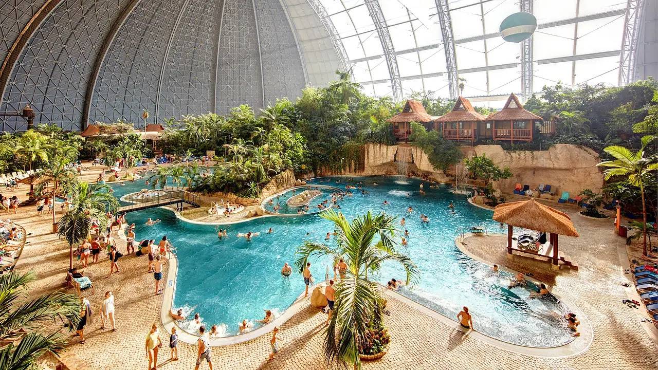 Mobilheim für 4 Personen (35 m²) in Tropical Islands (Wasserburg), Halbe
