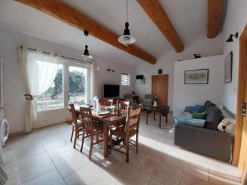 Gîte pour 4 personnes, avec piscine ainsi que jardin et vue à Ménerbes