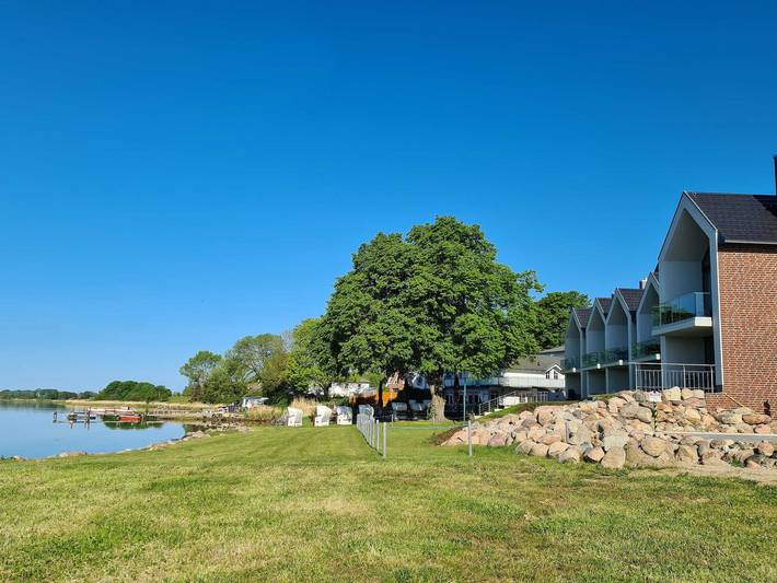 Ferienwohnung für 4 Personen, mit Ausblick und Seeblick sowie Terrasse und Sauna in Middelhagen - 2