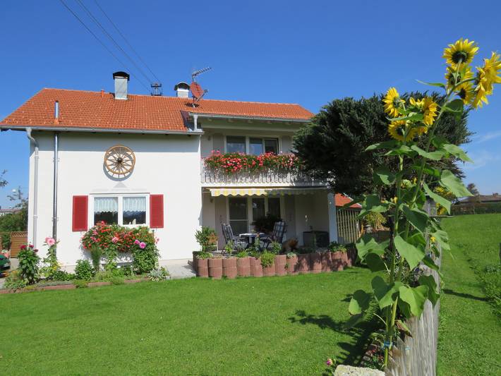 Ferienwohnung für 3 Personen, mit Balkon und Garten