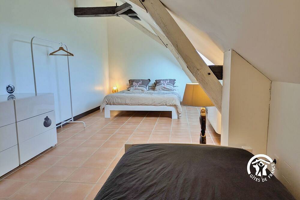 Appartement entier, Gîte rénové moderne avec jardin immense et wifi, idéal pour famille ou professionnels in Saint-Jean-sur-Mayenne, Mayenne