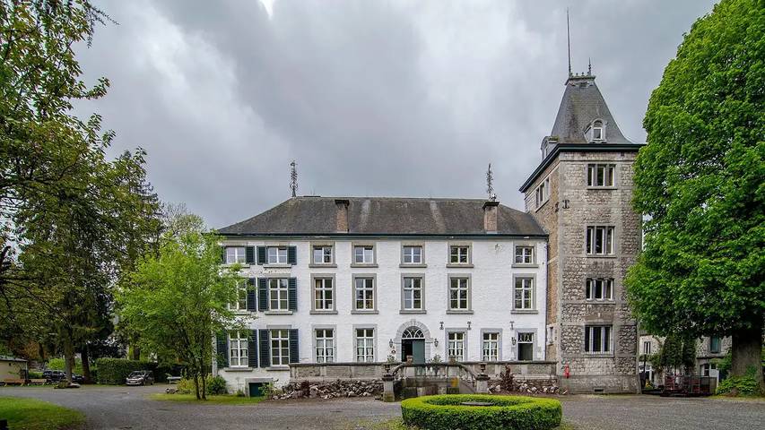 Château pour 6 personnes, avec terrasse dans Région wallonne