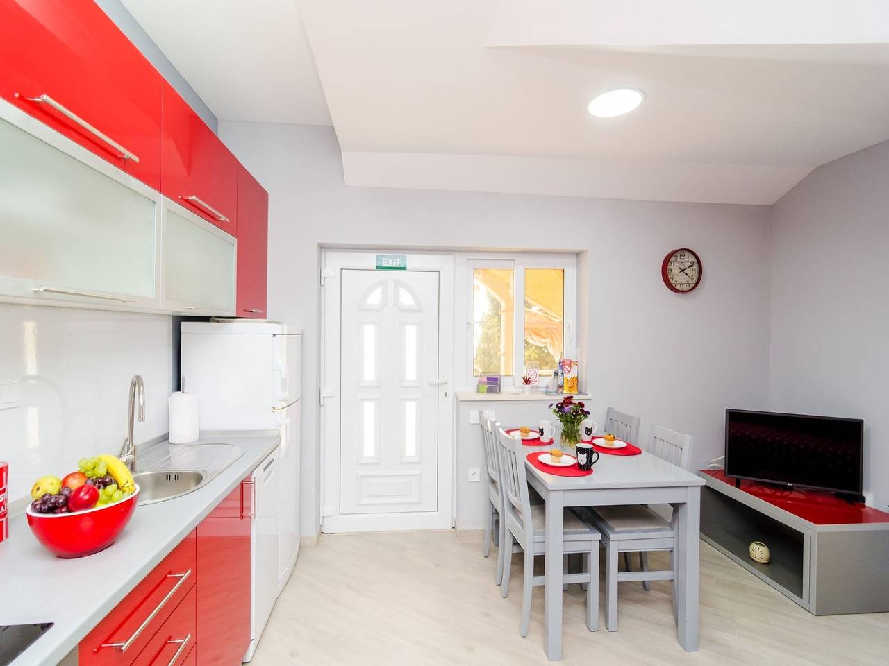 Ganze Wohnung, Apartments Donita - Comfort Two Bedroom Apartment with Balcony and Sea View in Slano, Dubrovnik-Neretva