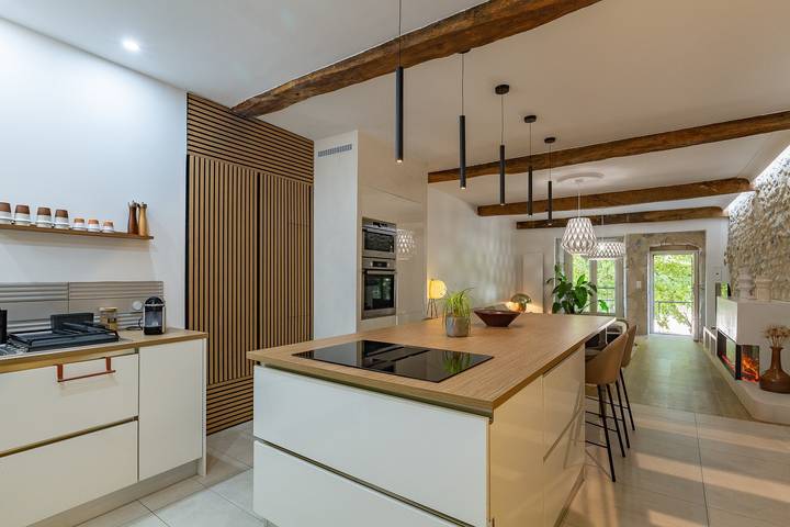Apartamento entero, Apartamento 'Aux Portes Du Vercors' con balcón y Wi-Fi in Pont-en-Royans, Parc naturel régional du Vercors