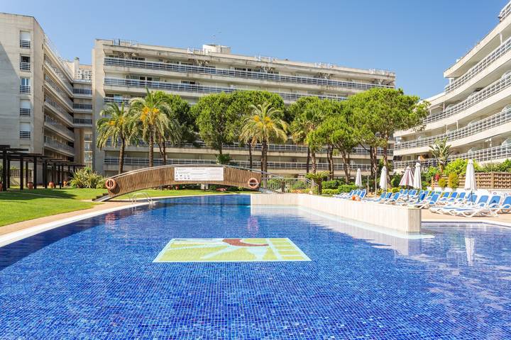 Ferienwohnung für 4 Personen, mit Whirlpool und Garten in Blanes