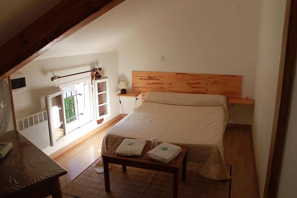 Town house 5 minutes' walk from town center and rivers. in Corte Francia, Parco naturale regionale della Corsica