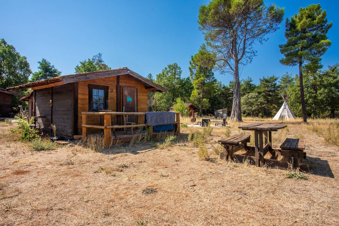 Cabanes « Du Puits de Riquier - écologique » in Régusse, Région de Brignoles