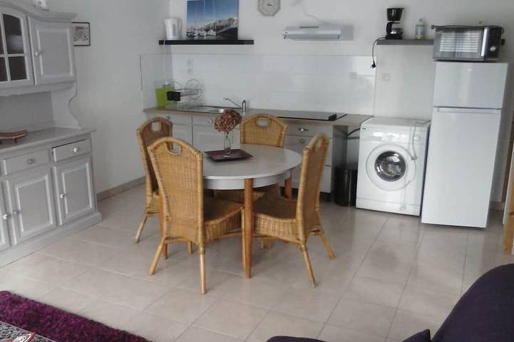 Petite maison très agréable proche de la nature et de toutes commodités. in Talmont-Saint-Hilaire, Vendée