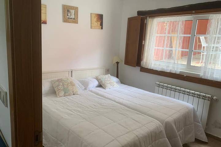 Gîte pour 4 personnes, avec terrasse et jardin à Brión - 2