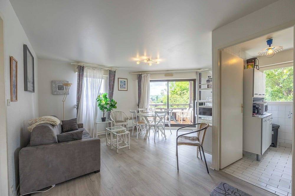 Entire apartment, Cosy apt with parking & balcony - 4P - Deauville in Tourgéville, Lisieux region