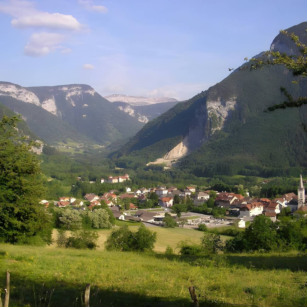 Chambre d’hôtes « Chambre Aventurine » avec vue montagne, piscine partagée et Wi-Fi in Fillière, Région d'Annecy