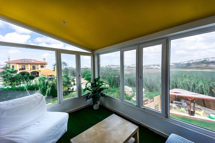 Villa 'Beachhouse' con Piscina Privata, Terrazza in Comune e Wi-Fi in Lourinha, Distretto di Lisbona