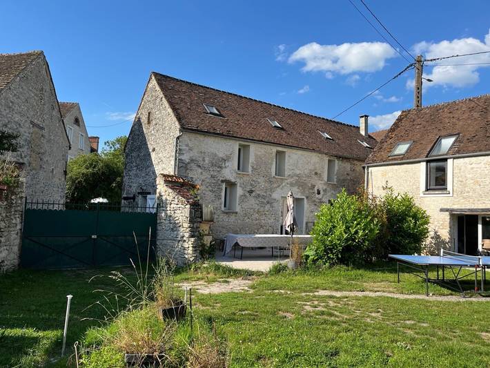 Gîte pour 5 personnes, avec terrasse et jardin