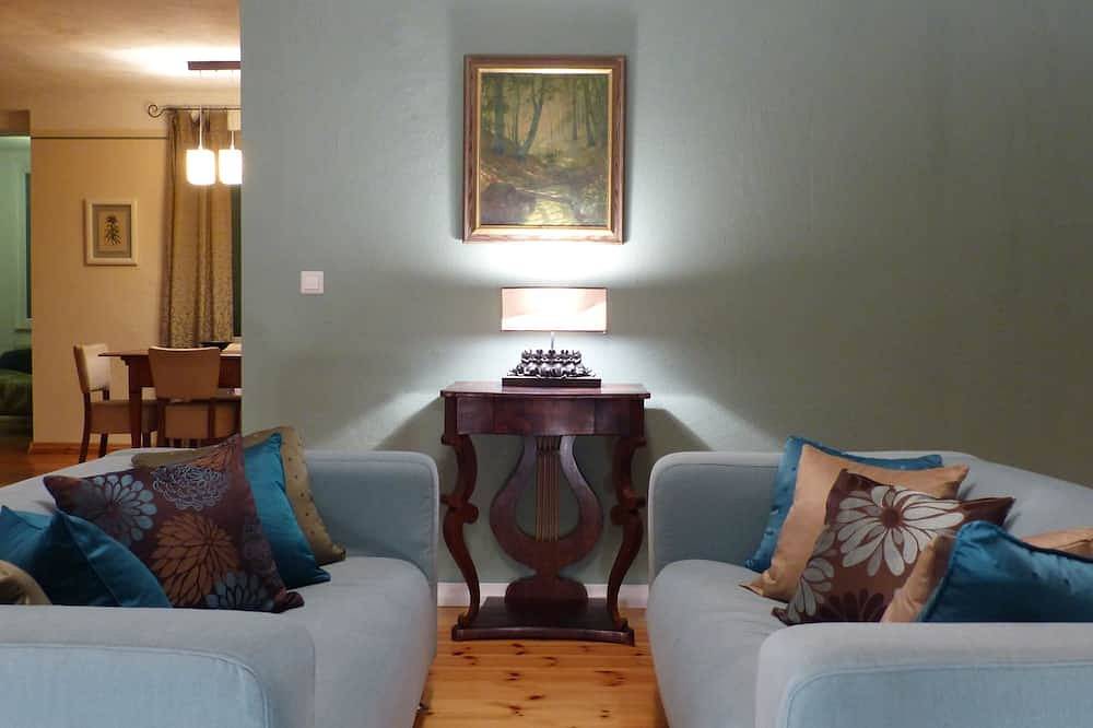 Ganze Wohnung, Villa am Trumpf | Appartement \"Vintage\" | Direkt am See in Warnitz, Uckermark