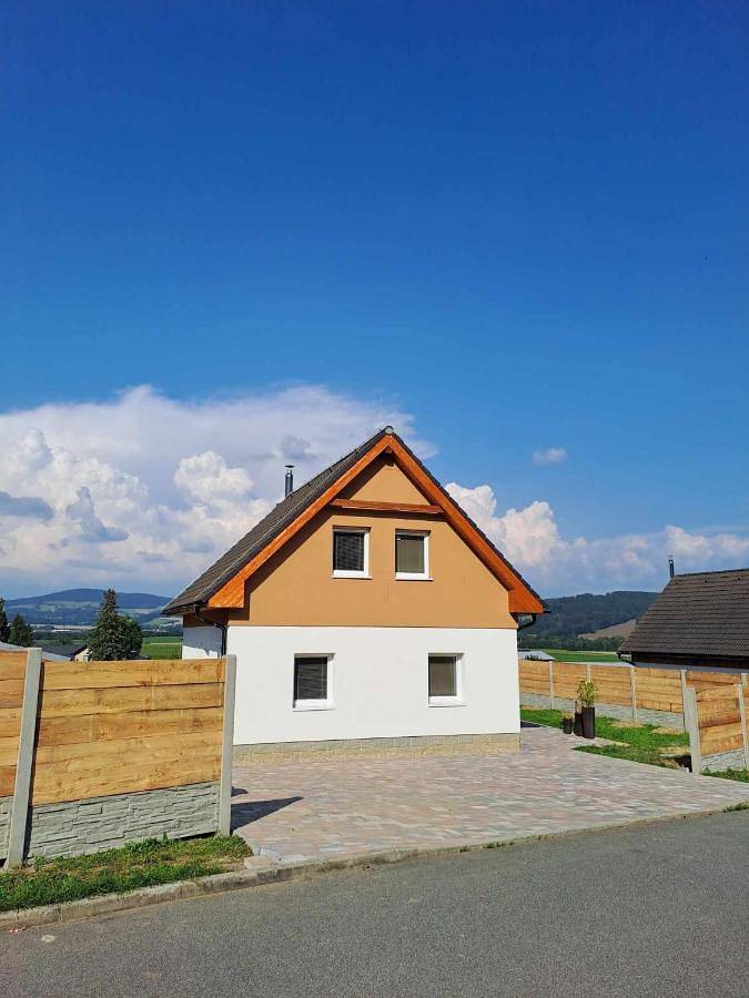 Chalet für 8 Personen, mit Ausblick und Pool sowie Sauna und Garten - 1
